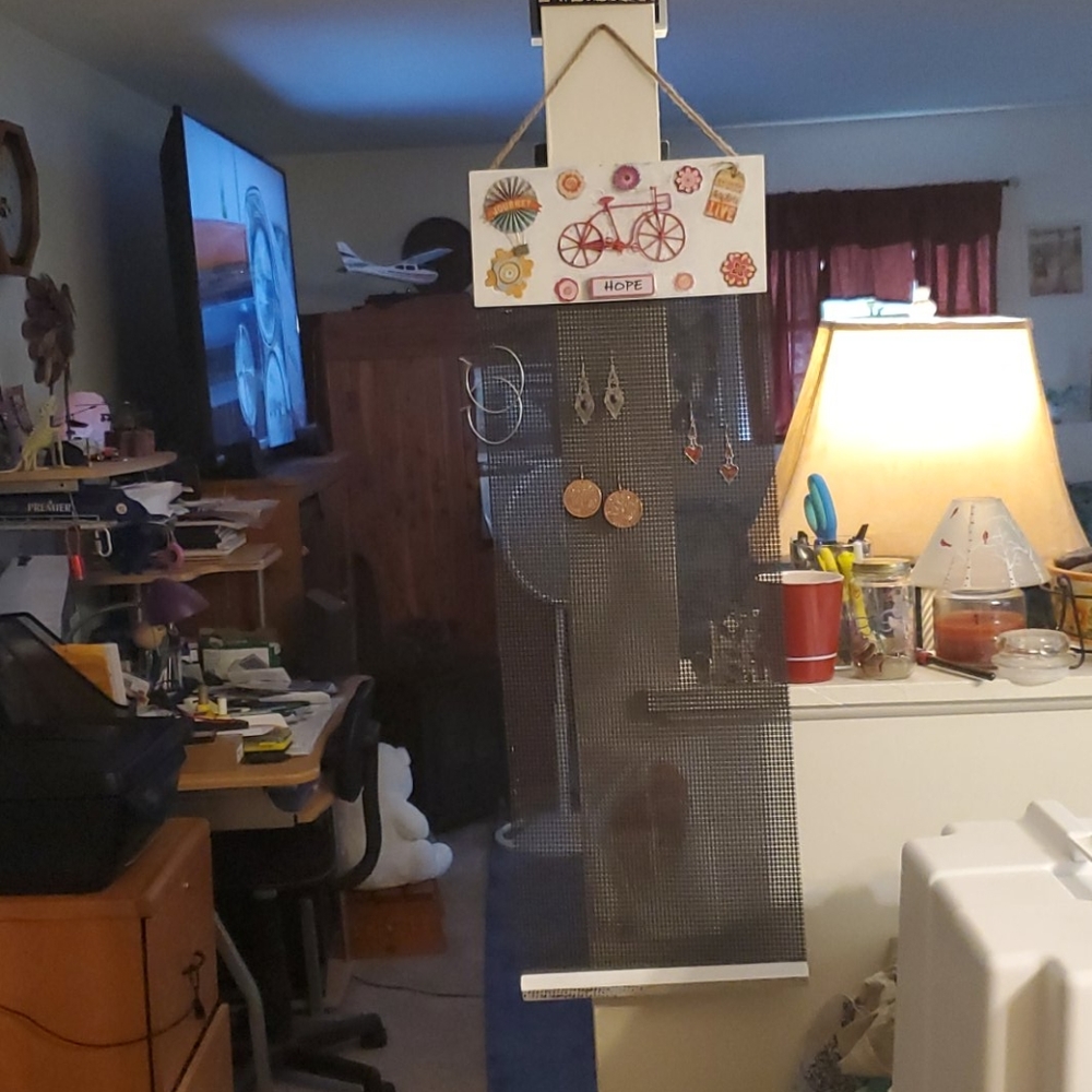 Earring holder - Picture 2 of 2